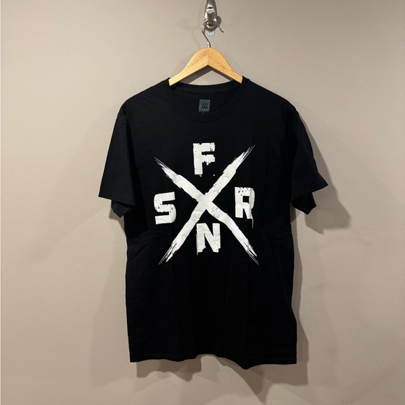 WWE Seth "Freakin" Rollins Raw Superstar Pro Wrestler T-Shirt - Picture 1 of 6
